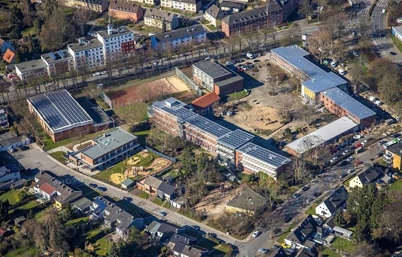 Aerial photo, Kolibri-Schule, Jean-Vogel-Straße, Hölkeskampring, Herne-Süd, Herne, Ruhr area, North Rhine-Westphalia, Germany, education, educational institution, DE, Europe, primary school, teaching institute, aerial photo, aerial photography, aerial photography, photovoltaics, photovoltaic system, solar, solar system, solar energy, solar energy, overview, bird's-eye view, birds-eyes view, overview