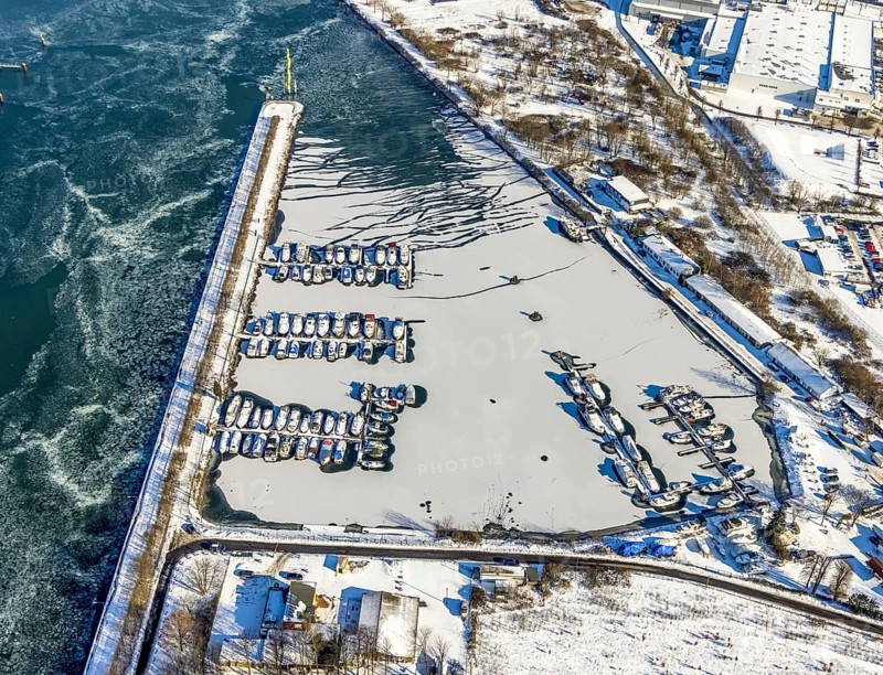 Aerial view, Herne Sea, marina, Rhine-Herne Canal, Horsthausen, Herne, Ruhr area, North Rhine-Westphalia, Germany, boats, boat mooring, DE, Europe, aerial view, aerial photography, aerial photography, motorboats, snow, overview, bird's-eye view, water sports club Herne 1920, winter, birds-eyes view, overview