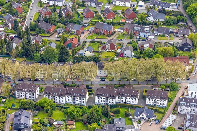 Aerial view, housing estate Mont-Cenis-Straße, Börnig, Herne, Ruhr area, North Rhine-Westphalia, Germany, DE, Europe, property tax, real estate, aerial view, aerial photography, aerial photography, terraced houses, overview, bird's-eye view, residential estate, housing and living, residential area, residential buildings, quality of living, residential neighbourhood, housing estate, birds-eyes view, overview