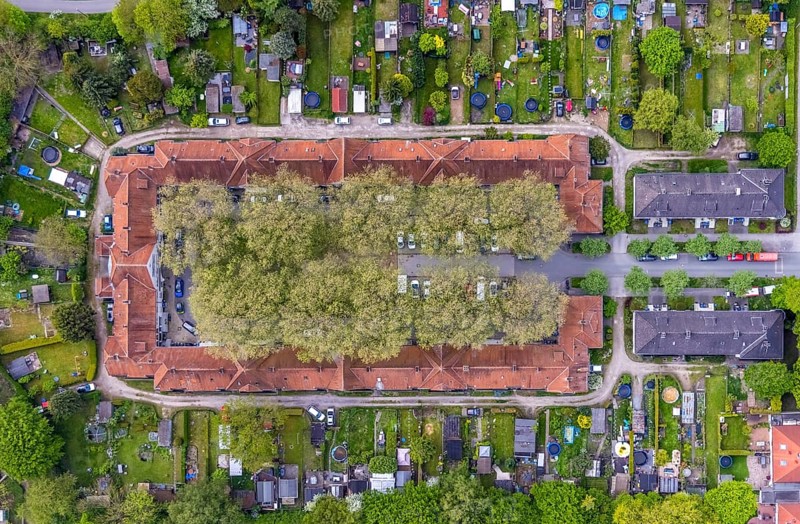 Aerial view, residential estate Teutoburgiahof with greenery in the inner courtyard, Börnig, Herne, Ruhr area, North Rhine-Westphalia, Germany, DE, Europe, property tax, real estate, aerial view, aerial photography, aerial photography, overview, bird's-eye view, residential estate, residential area, residential buildings, residential quality, residential neighbourhood, housing estate, birds-eyes view, overview