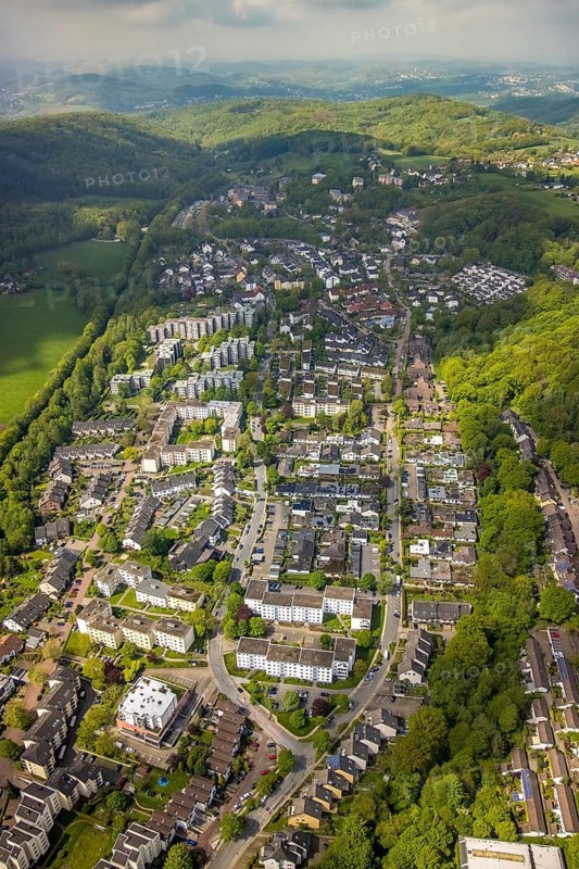 Aerial view, residential area Westender Weg and Rostesiepen, Westende, Herdecke, Ruhr area, North Rhine-Westphalia, Germany, DE, Europe, property tax, high-rise buildings, real estate, aerial view, aerial photography, aerial photography, overview, bird's-eye view, residential area, residential buildings, residential quality, residential neighbourhood, housing estate, birds-eyes view, overview