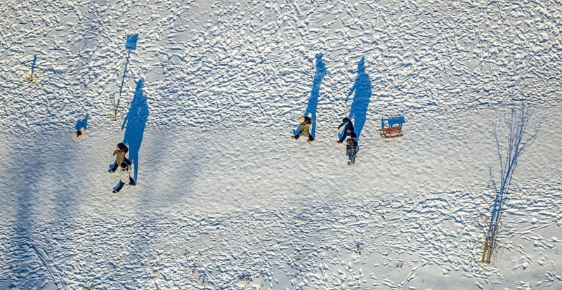 Aerial view, snow walk in Flottmannpark, Herne-Süd, Herne, Ruhr area, North Rhine-Westphalia, Germany, DE, Europe, shapes and colours, aerial view, aerial photography, aerial photography, sledging, snow, walker, overview, bird's eye view, winter, birds-eyes view, overview