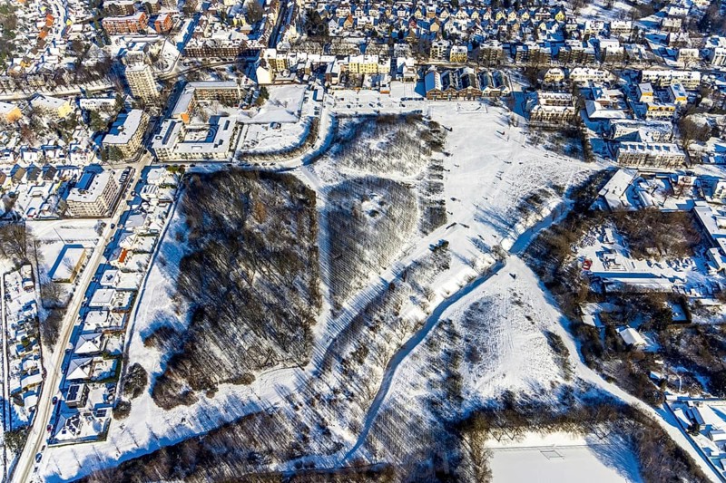 Aerial view, Flottmannpark in winter, Herne-Süd, Herne, Ruhr area, North Rhine-Westphalia, Germany, DE, Europe, WIG teaching garden, aerial view, aerial photography, aerial photography, park, snow, sculpture park, Bohrhammer street, overview, bird's eye view, winter, birds-eyes view, overview