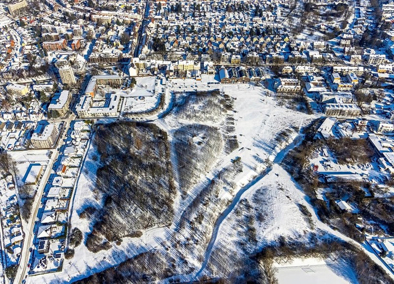 Aerial view, Flottmannpark in winter, Herne-Süd, Herne, Ruhr area, North Rhine-Westphalia, Germany, DE, Europe, WIG teaching garden, aerial view, aerial photography, aerial photography, park, snow, sculpture park, Bohrhammer street, overview, bird's eye view, winter, birds-eyes view, overview