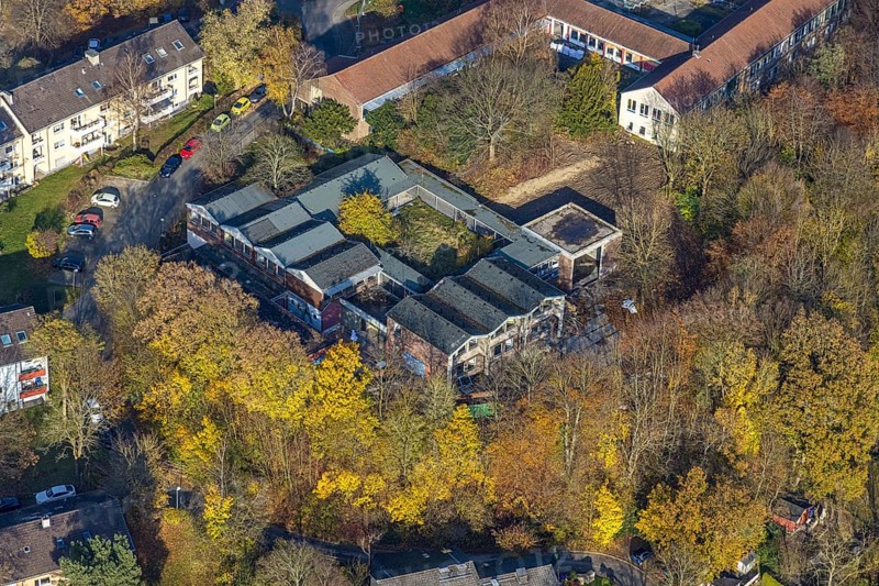 Aerial view, demolition work of the former primary school in the village and the former Albert Schweitzer School for the construction of a new residential neighbourhood in the Westende district of Herdecke, Ruhr area, North Rhine-Westphalia, Germany, demolition work, DE, Europe, Herdecke, aerial view, aerial photography, aerial photography, school, overview, bird's-eye view, residential complex, residential neighbourhood, birds-eyes view, overview