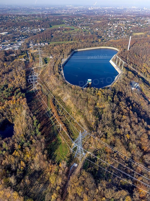 Aerial view, reservoir at Köpchenwerk in the district Wittbräucke in Herdecke, Ruhr area, North Rhine-Westphalia, Germany, DE, Europe, river Ruhr, Hengsteysee, Herdecke, Köpchenwerk, aerial view, aerial photography, aerial photography, pumped storage power plant Köpchenwerk, RWE, lake, reservoir, overview, bird's-eye view, forest area, birds-eyes view, overview