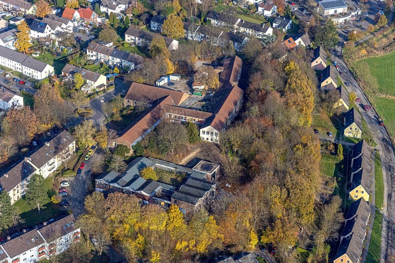 Aerial view, demolition work of the former primary school in the village and the former Albert Schweitzer School for the construction of a new residential neighbourhood in the Westende district of Herdecke, Ruhr area, North Rhine-Westphalia, Germany, demolition work, DE, Europe, Herdecke, aerial view, aerial photography, aerial photography, school, overview, bird's-eye view, residential complex, residential neighbourhood, birds-eyes view, overview