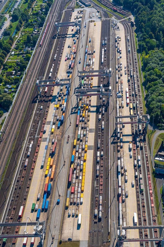 Germany, railway, railways, station, bus logistics, container, DB, Deutsche Bahn, German, railways, railways, freight, freight goods, goods, freight stations, freight station, freight transport, freight transport, goods trains, goods trains, trade, infrastructure, cranes, crane, freight crane, logistics, sunrise, stack, tank, tank container, transport, transports, means of transport, transport system, transshipment station, loading, loading, loading, loading, goods transport