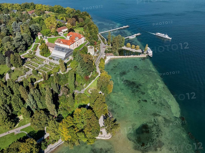 The island of Mainau in Lake Constance with the jetty and the baroque Mainau Castle, built between 1739 and 1746, aerial view, district of Constance, Baden-Württemberg, Germany