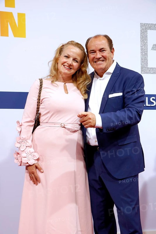 Wolfram Kons and Alexa Apermann arriving at the Bertelsmann Summer Party 2025 at the Bertelsmann Representative Office in Berlin on 11 September 2025