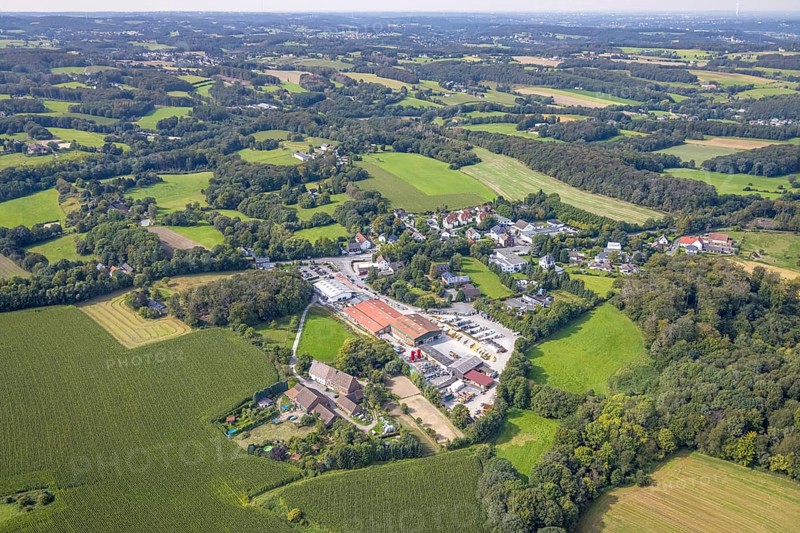 Aerial view, building materials trade Auf dem Böcken am Esborner Weg surrounded by meadows and fields in the district Silschede in Gevelsberg, Ruhr area, North Rhine-Westphalia, Germany, DE, Europe, Gevelsberg, aerial view, aerial photography, aerial photography, overview, bird's-eye view, meadows and fields, birds-eyes view, overview
