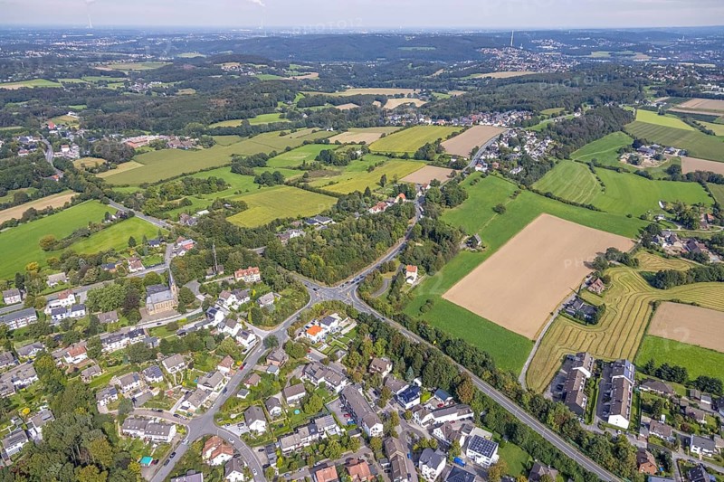 Aerial view, Planned construction area between Eichholzstraße and Ellinghauser Weg in the Silschede district of Gevelsberg, Ruhr area, North Rhine-Westphalia, Germany, construction area, building site, building plots, DE, Europe, Gevelsberg, aerial view, aerial photography, aerial photography, overview, bird's-eye view, meadows and fields, birds-eyes view, overview