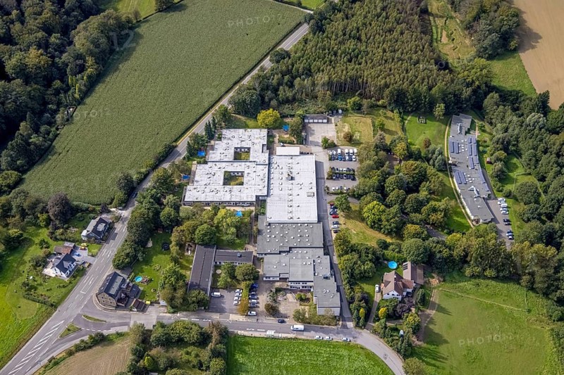 Aerial view, AWO Centre Asbeck and Integration Kindergarten Asbeck in the district Asbeck in Gevelsberg, Ruhr area, North Rhine-Westphalia, Germany, DE, Europe, non-profit institution, Gevelsberg, kindergarten, day-care centre, day-care centre, day-care centre, aerial photograph, aerial photography, aerial photography, Neuenlander Straße, overview, bird's-eye view, overview
