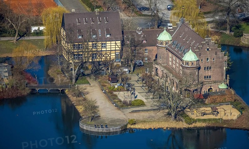 Aerial view, moated castle Wittringen with museum, Butendorf, Gladbeck, Ruhr area, North Rhine-Westphalia, Germany, castle, DE, Europe, half-timbered, moat, aerial photography, aerial photography, museum, castle, castle pond, tennis, tennis court, tennis courts, overview, bird's-eye view, moated castle, moat, moated castle, bird's-eye view, overview