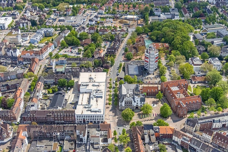 Aerial view, City Hall Gladbeck, Sparkasse Tower, Hoch10 office building, Viktoria-Quartier, city centre view, Gladbeck, Ruhr area, North Rhine-Westphalia, Germany, Old City Hall, authority, City, DE, shopping centre, shopping markets, shopping square, shopping centre, Europe, finance, commercial buildings, high-rise building, city centre, aerial view, aerial photography, aerial photography, local supply centre, new town hall, North Rhine-Westphalia, town hall, shopping, shopping centre, city centre, overview, ViktoriaQuartier, bird's-eye view, Willy-Brandt-Platz, birds-eyes view, overview