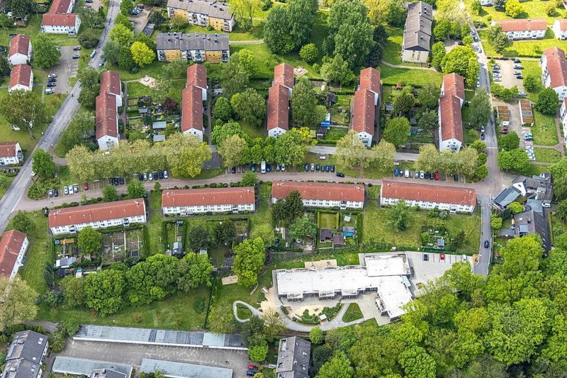 Aerial view, SKF Kindergarten Oase, Butendorf, Gladbeck, Ruhr area, North Rhine-Westphalia, Germany, Breslauer Straße, DE, Europe, family centre, property tax, real estate, kindergarten, day nursery, day care centre, day nursery, aerial photograph, aerial photography, aerial photography, overview, bird's-eye view, residential complex, living and living, residential area, residential buildings, housing estate, birds-eyes view, overview