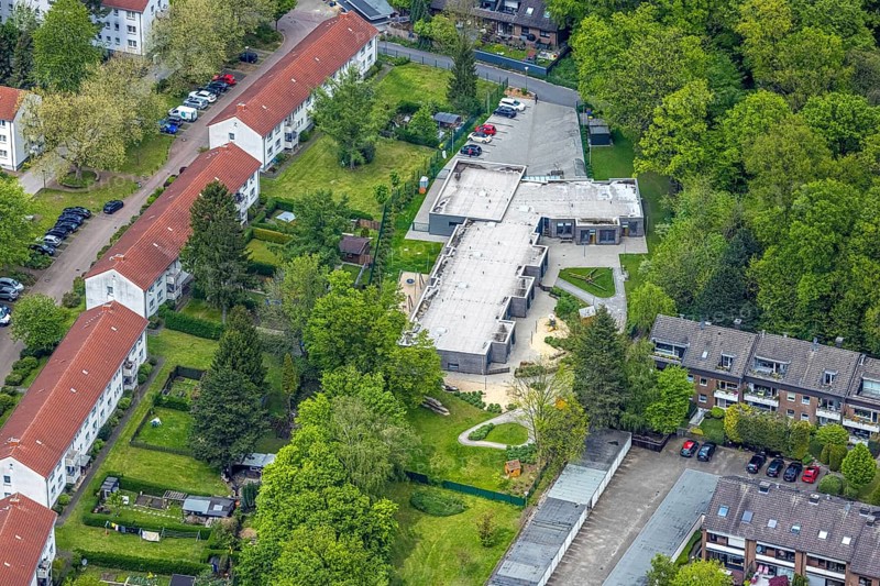 Aerial view, SKF Kindergarten Oase, Butendorf, Gladbeck, Ruhr area, North Rhine-Westphalia, Germany, Breslauer Straße, DE, Europe, family centre, property tax, real estate, kindergarten, day nursery, day care centre, day nursery, aerial photograph, aerial photography, aerial photography, overview, bird's-eye view, residential complex, living and living, residential area, residential buildings, housing estate, birds-eyes view, overview