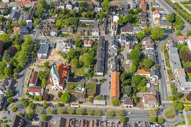 Aerial view, Christ Church and construction site of new kindergarten, former Bonhoeffer House, Postallee, Mittelstraße, Gladbeck, Ruhr area, North Rhine-Westphalia, Germany, place of worship, construction work, construction area, building site, building plots, construction project, construction site, DE, Europe, religious community, place of worship, Humboldtstraße, kindergarten, day nursery, day care centre, church, church community, day care centre, denomination, aerial view, aerial photography, aerial photography, new building, religion, overview, bird's-eye view, overview