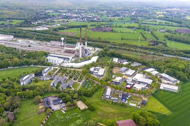 Aerial view, IWG Innovationszentrum Wiesenbusch Gladbeck, Gewerbepark Am Wiesenbusch, Rentfort, Gladbeck, Ruhr area, North Rhine-Westphalia, Germany, DE, Europe, commercial buildings, business district, business centre, commercial space, commercial area, commercial use, autumn colours, industrial area, industrial site, aerial photograph, aerial photography, aerial photography, rental space, Pilkington plant, overview, bird's-eye view, birds-eyes view, overview