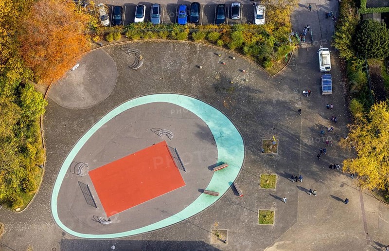 Aerial view, playing field at the Erich Kästner Realschule in the district Brauck in Gladbeck, Ruhr area, North Rhine-Westphalia, Germany, education, educational institution, DE, Europe, Gladbeck, secondary school, educational institute, aerial photograph, aerial photography, aerial photography, secondary school, school, overview, bird's eye view, birds-eyes view, overview