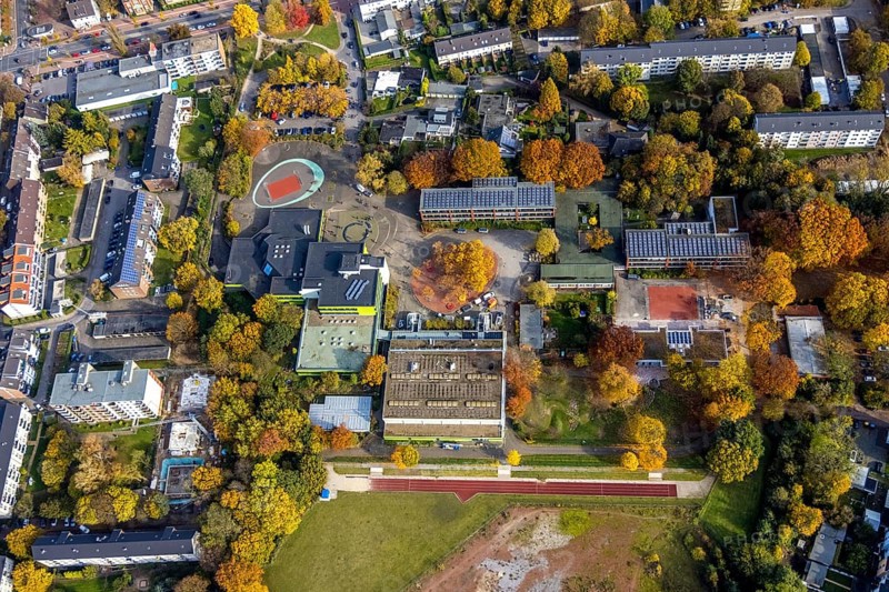 Aerial view, school centre Brauck with Erich Kästner Realschule and Hauptschule in the district Brauck in Gladbeck, Ruhr area, North Rhine-Westphalia, Germany, education, educational institution, DE, Europe, Gladbeck, secondary school, educational institute, aerial view, aerial photography, aerial photography, secondary school, school, overview, bird's eye view, birds-eyes view, overview