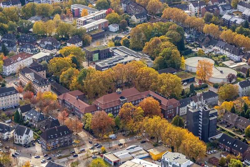 Aerial photography, Gladbeck police, Wittringer Schule and Werner-von-Siemens-Realschule as well as RWW Rheinisch-Westfälische Wasserwerksgesellschaft mbH in Gladbeck, Ruhr area, North Rhine-Westphalia, Germany, eye of the law, education, educational institution, DE, Europe, Gladbeck, educational institute, aerial photograph, aerial photography, aerial photography, law enforcement officer, police, police station, police station, secondary school, school, state authority, state power, drinking water reservoir, drinking water supply, overview, bird's eye view, birds-eyes view, overview