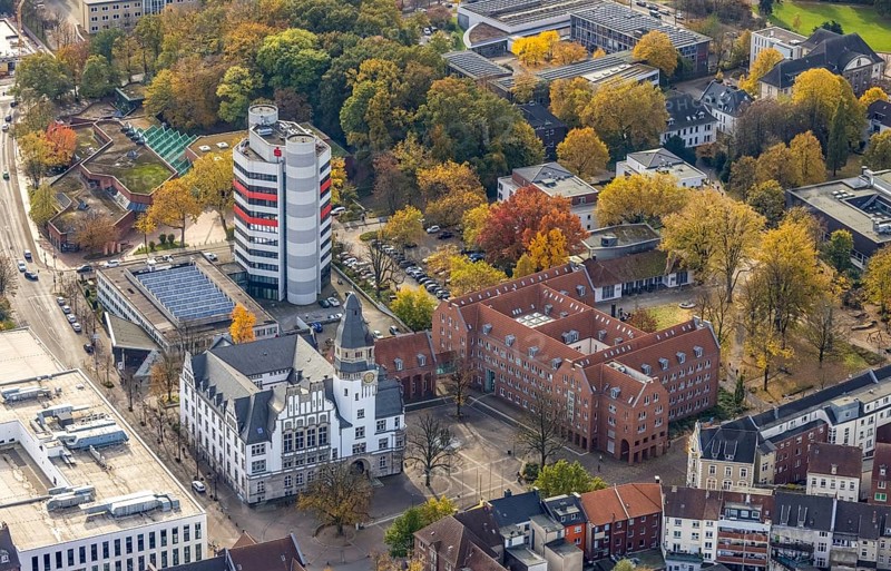 Aerial view, City Hall and Stadtsparkasse Gladbeck high-rise building in Gladbeck, Ruhr area, North Rhine-Westphalia, Germany, authority, citizens' office, DE, Europe, finance, Gladbeck, aerial view, aerial photography, aerial photography, city hall, savings bank, overview, bird's-eye view, overview