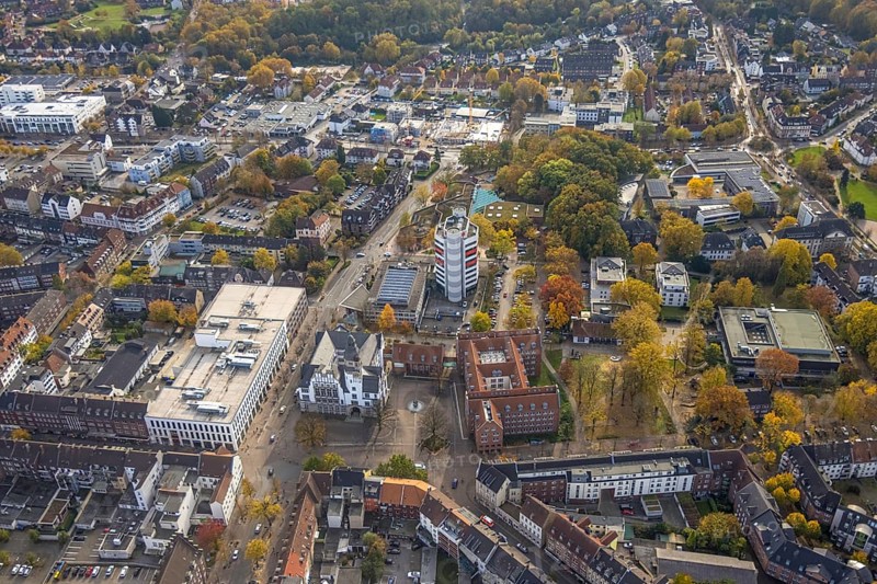 Aerial view, city view with town hall and Stadtsparkasse Gladbeck skyscraper in Gladbeck, Ruhr area, North Rhine-Westphalia, Germany, authority, citizens' office, DE, Europe, finance, Gladbeck, aerial view, aerial photography, aerial photography, town hall, savings bank, overview, bird's eye view, birds-eyes view, overview