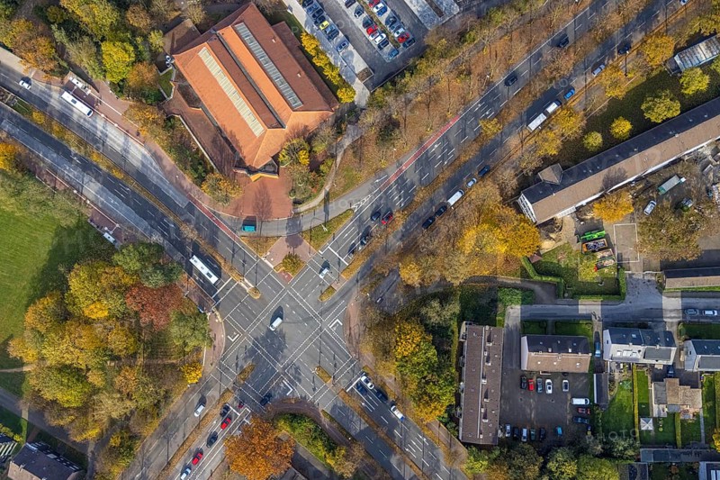 Aerial view, intersection Sandstraße and Konrad-Adenauer-Allee with red cycle path marking in Gladbeck, Ruhr area, North Rhine-Westphalia, Germany, DE, Europe, Gladbeck, aerial view, aerial photography, aerial photography, cycle path, road crossing, road traffic, overview, traffic safety, bird's eye view, birds-eyes view, overview