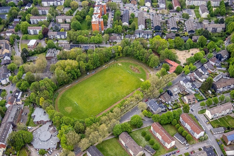Aerial view, sports field Dorstener Straße, former Willy Brandt School, Zweckel, Gladbeck, Ruhr area, North Rhine-Westphalia, Germany, education, educational institution, DE, Europe, football pitch, football stadium, educational institute, aerial view, aerial photography, aerial photography, school, sports, sports facilities, sports field, sports facility, overview, bird's-eye view, overview
