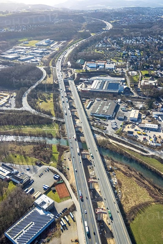 Aerial view of the Lennetal bridge, motorway A45 Sauerlandlinie shortly in front of the lane shift, Lennetal, Hagen, Ruhr area, North Rhine-Westphalia, Germany, DE, Europe, aerial photo, birds-eyes view, aerial photograph, aerial photography, aerial photography, overview, bird's eye view, traffic infrastructure, Sauerlandlinie, motorway bridge A45, Lennetal bridge, motorway maintenance depot Hagen, Autobahn.de