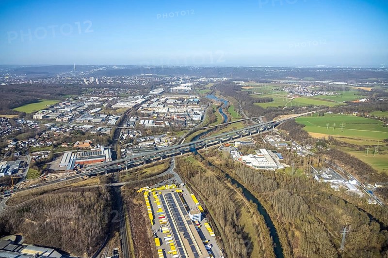 Aerial view of the Lennetal bridge, motorway A45 Sauerlandlinie shortly in front of the lane shift, Lennetal, Hagen, Ruhr area, North Rhine-Westphalia, Germany, DE, Europe, aerial photo, birds-eyes view, aerial photograph, aerial photography, aerial photography, overview, bird's eye view, traffic infrastructure, Sauerlandlinie, motorway bridge A45, Lennetal bridge, motorway maintenance depot Hagen, Autobahn.de