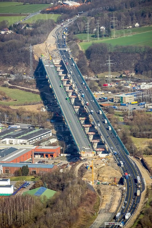 Aerial view of the Lennetal bridge, motorway A45 Sauerlandlinie shortly in front of the lane shift, Lennetal, Hagen, Ruhr area, North Rhine-Westphalia, Germany, DE, Europe, aerial photo, birds-eyes view, aerial photograph, aerial photography, aerial photography, overview, bird's eye view, traffic infrastructure, Sauerlandlinie, motorway bridge A45, Lennetal bridge, motorway maintenance depot Hagen, Autobahn.de