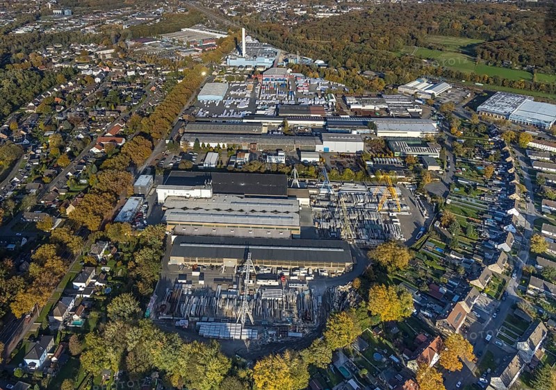 Aerial view, commercial area Bottroper Straße and Beisenstraße in the district Ellinghorst in Gladbeck, Ruhr area, North Rhine-Westphalia, Germany, DE, Europe, commercial enterprises, commercial area, commercial park, commercial location, commercial use, Gladbeck, industrial area, industrial building, industrial location, aerial photograph, aerial photography, aerial photography, overview, bird's-eye view, birds-eyes view, overview