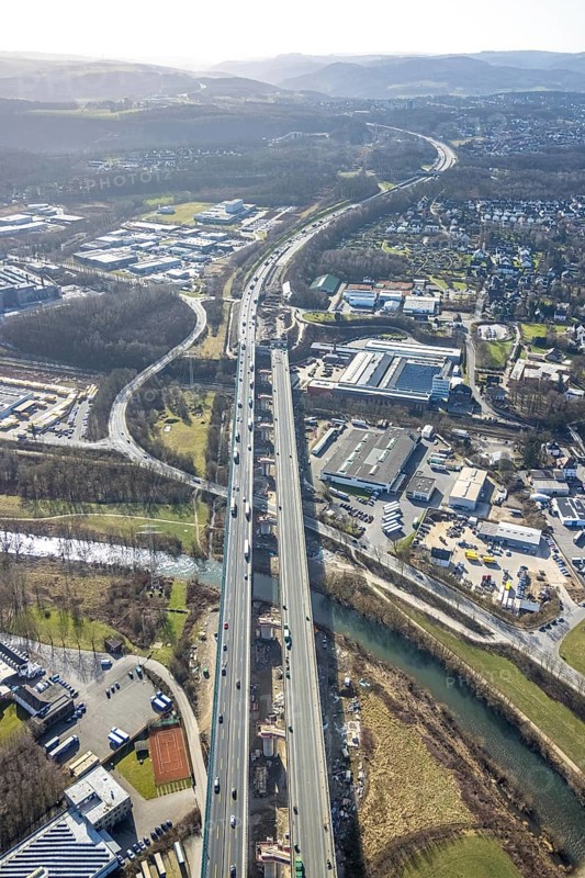 Aerial view of the Lennetal bridge, motorway A45 Sauerlandlinie shortly in front of the lane shift, Lennetal, Hagen, Ruhr area, North Rhine-Westphalia, Germany, DE, Europe, aerial photo, birds-eyes view, aerial photograph, aerial photography, aerial photography, overview, bird's eye view, traffic infrastructure, Sauerlandlinie, motorway bridge A45, Lennetal bridge, motorway maintenance depot Hagen, Autobahn.de