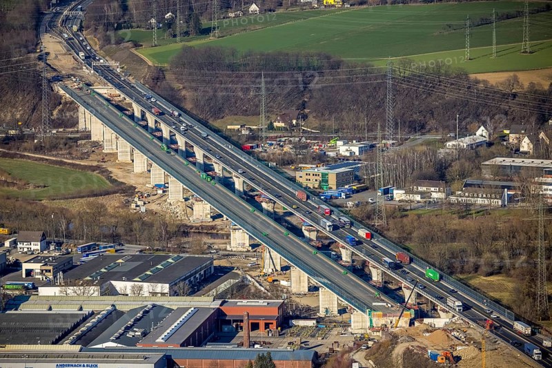 Aerial view, construction site, new construction of a section of the Lennetal Bridge, Lennetal, Hagen, Ruhr area, North Rhine-Westphalia, Germany, construction work, construction, construction area, construction site, construction site, construction project, construction site, bridge, DE, Europe, Lennetal Bridge, aerial view, aerial photography, aerial photography, new construction, road traffic, overview, displacement, bird's-eye view, overview