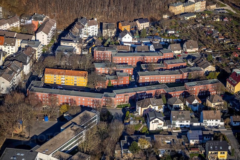 Aerial view, residential area Cunosiedlung, historic Bauhaus estate, Kuhlerkamp, Wehringhausen, Hagen, Ruhr area, North Rhine-Westphalia, Germany, DE, monument protection, Europe, property tax, real estate, aerial view, aerial photography, aerial photography, multi-family houses, apartment buildings, terraced houses, overview, bird's eye view, residential complex, living and living, residential area, residential buildings, quality of living, residential neighbourhood, housing estate, birds-eyes view, overview, Bauhaus, Bauhaus style