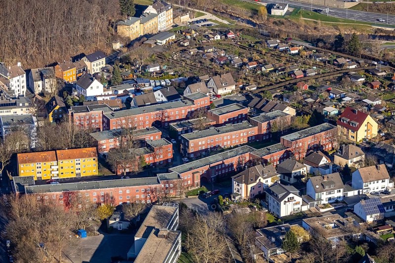 Aerial view, residential area Cunosiedlung, historic Bauhaus estate, Kuhlerkamp, Wehringhausen, Hagen, Ruhr area, North Rhine-Westphalia, Germany, DE, monument protection, Europe, property tax, real estate, aerial view, aerial photography, aerial photography, multi-family houses, apartment buildings, terraced houses, overview, bird's eye view, residential complex, living and living, residential area, residential buildings, quality of living, residential neighbourhood, housing estate, birds-eyes view, overview, Bauhaus, Bauhaus style
