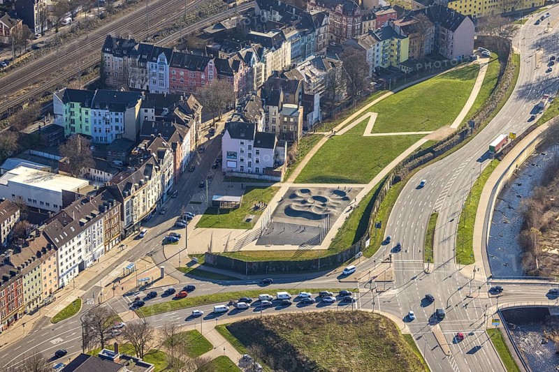 Aerial view, Wehringhauser Straße and river Ennepe, Bohne Park Hagen, Wehringhausen, Hagen, Ruhr area, North Rhine-Westphalia, Germany, DE, Europe, aerial view, aerial photography, aerial photography, pump track, overview, bird's-eye view, overview, parlk