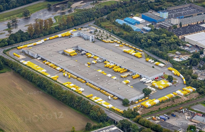 Aerial view, DHL parcel centre Buschmühlenstraße in the district Lennetal in Hagen, Ruhr area, North Rhine-Westphalia, Germany, DE, Europe, freight transport, Hagen, logistics, logistics service, logistics service provider, logistics provider, logistics centre, aerial view, aerial photography, aerial photography, transport service, overview, bird's-eye view, overview