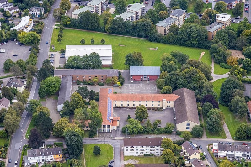 Aerial view, Rahel-Varnhagen-Kolleg und Grundschule Emst im Stadtteil Emst in Hagen, Ruhr area, North Rhine-Westphalia, Germany, education, educational institution, DE, Europe, primary school, Hagen, educational institute, aerial view, aerial photography, aerial photography, school, overview, bird's-eye view, birds-eyes view, overview