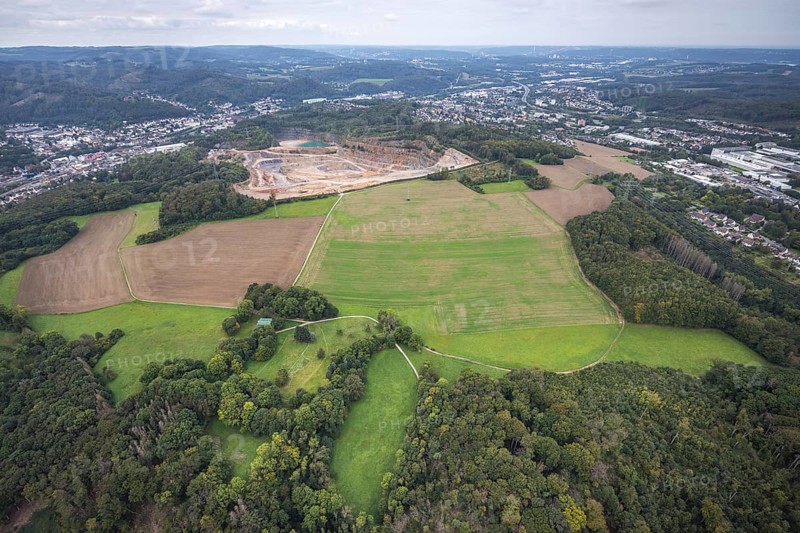 Aerial photograph, Steltenberg quarry in the Oege district of Hohenlimburg in Hagen, Ruhr area, North Rhine-Westphalia, Germany, DE, Europe, Hagen, Hohenlimburger Kalkwerke GmbH, Steltenberg nature reserve, aerial photograph, aerial photography, aerial photography, nature reserve, quarry, overview, bird's-eye view, bird's-eye view, overview