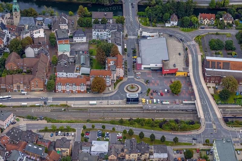 Aerial view, roundabout and shopping centre Bahnstraße in the district Hohenlimburg in Hagen, Ruhr area, North Rhine-Westphalia, Germany, DE, Europe, Hagen, roundabout, roundabout, aerial view, aerial photography, aerial photography, overview, bird's-eye view, overview
