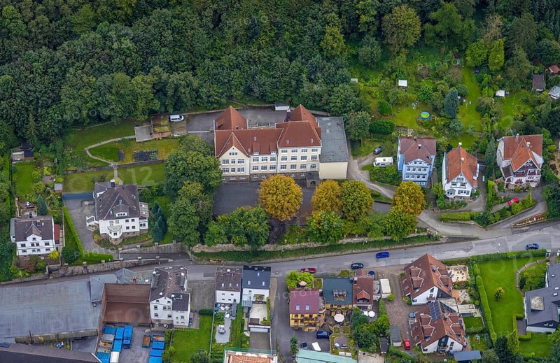 Aerial photo, Wesselbach Catholic Primary School in the Hohenlimburg district of Hagen, Ruhr area, North Rhine-Westphalia, Germany, education, educational institution, DE, Europe, primary school, Hagen, teaching institute, aerial photo, aerial photography, aerial photography, school, overview, bird's-eye view, bird's-eye view, overview