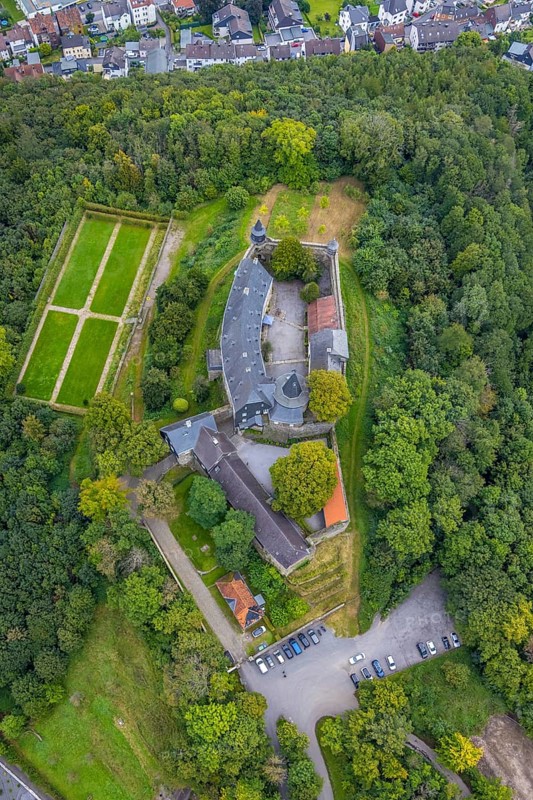 Aerial photograph, Hohenlimburg Castle on the Schlossberg in the Hohenlimburg district of Hagen, Ruhr area, North Rhine-Westphalia, Germany, castle, DE, Europe, Hagen, hilltop castle, aerial photograph, aerial photography, aerial photography, castle, overview, defence system, bird's-eye view, overview