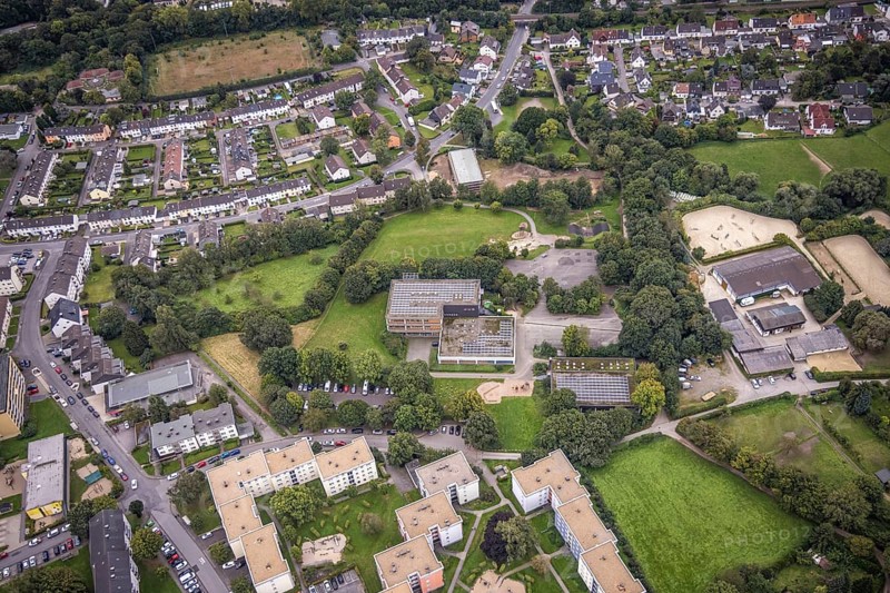 Aerial view, Friedrich-Harkort Grundschule Quambusch an der Twittingstraße in the district Haspe-West in Hagen, Ruhr area, North Rhine-Westphalia, Germany, education, educational institution, DE, Europe, primary school, Hagen, teaching institute, aerial view, aerial photography, aerial photography, school, overview, bird's-eye view, overview
