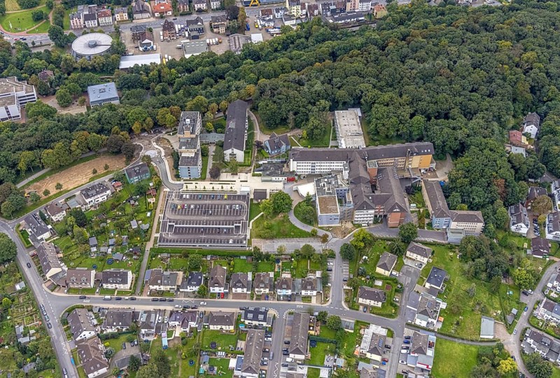Aerial view, Evangelisches Krankenhaus Hagen-Haspe und Evangelisches Alten- und Pflegeheim Haspe im Stadtteil Haspe-West in Hagen, Ruhr area, North Rhine-Westphalia, Germany, care and nursing, DE, Europe, healthcare, Hagen, hospital, clinic, clinic centre, hospital, aerial photograph, aerial photography, aerial photography, medical facility, medical aid, care facility, overview, bird's eye view, birds-eyes view, overview, medical care