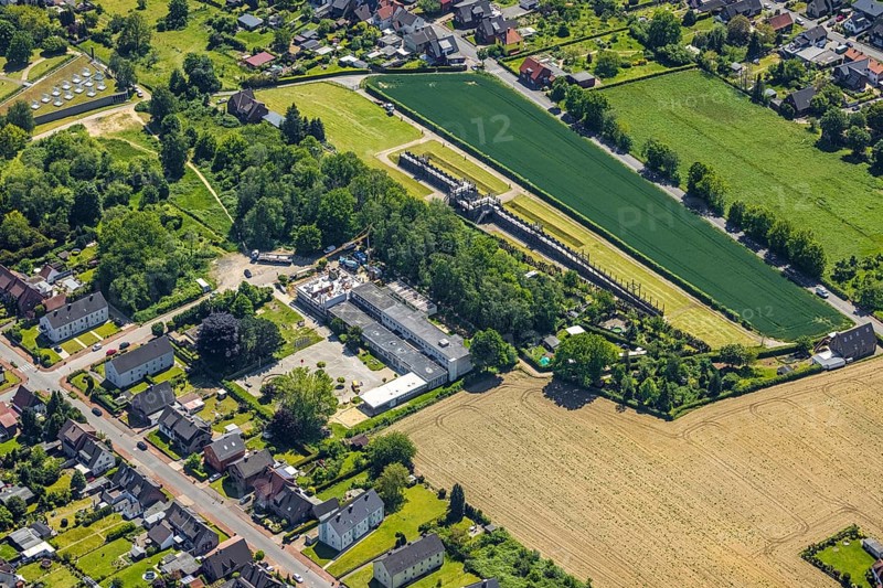 Aerial view, Roman camp Aliso, construction site extension Silverbergschule, Haltern-Stadt, Haltern am See, Ruhr area, North Rhine-Westphalia, Germany, construction work, construction area, building site, building plots, construction measure, construction project, building site, education, educational institution, DE, Europe, camp, educational institute, aerial view, aerial photography, aerial photography, new building, school, overview, bird's-eye view, overview