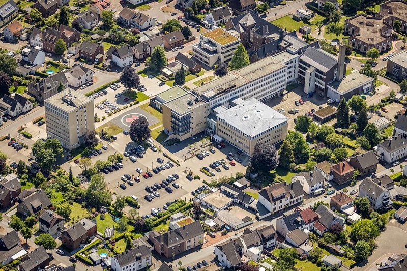 Aerial view, St. Sixtus-Hospital, Haltern-Stadt, Haltern am See, Ruhr area, North Rhine-Westphalia, Germany, DE, Europe, healthcare, hospital, helipad, clinic, hospital centre, hospital, aerial photography, aerial photography, medical facility, medical aid, overview, bird's-eye view, overview, medical care