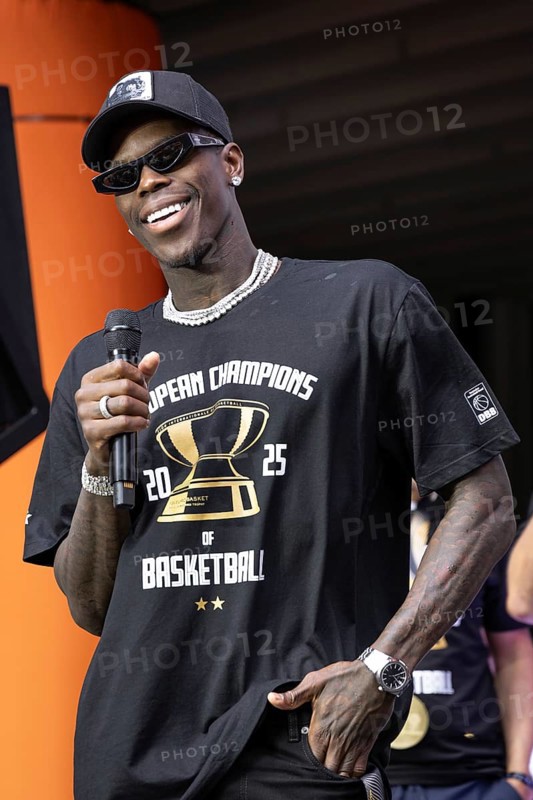 After winning the European Basketball Championship on 14 September 2025 in Riga Latvia with an 88:83 victory over Turkey, the winners of the German national basketball team will be welcomed in Frankfurt am Main on 15 September 2025. The most valuable player of the tournament was the German national player Dennis Schröder. With the 9th victory in the 9th game, the DBB team won its first ever European Championship title, around 2 years after winning the World Championship, Frankfurt am Main, Hesse, Germany